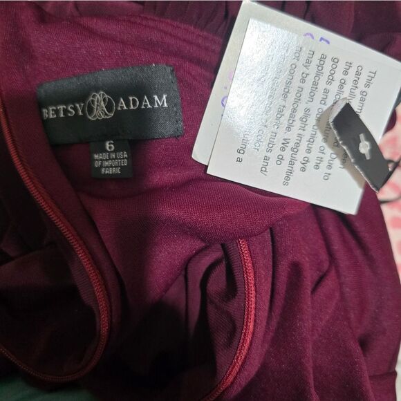 Betsy & Adam Asymmetric Ruched Jersey Gown NWT Size 6 Burgandy - Picture 6 of 6
